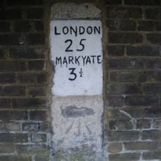 Milestone, Dunstable Road,  opp. Bylands House
