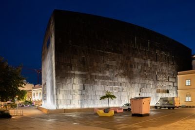 À noite 0