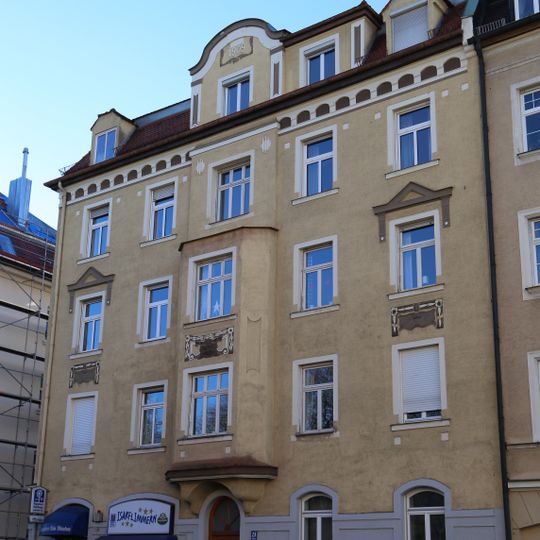 Fallstraße 24