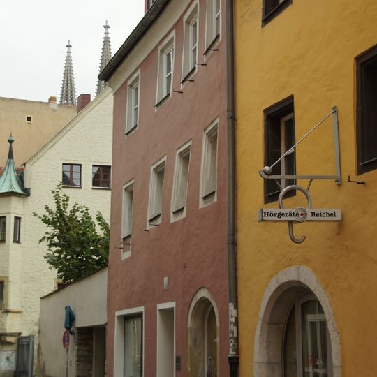 Wohn- und Geschäftshaus, wohl ehemals Bruderschaftshaus der Kramer