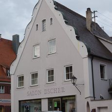 Wohn- und Geschäftshaus