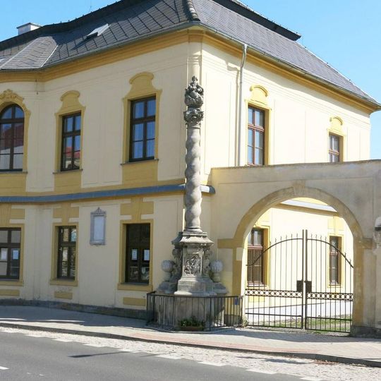 Sloup Boha Otce v ulici Zdislavy z Lemberka v Jablonném v Podještědí