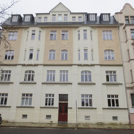 Mietshaus in geschlossener Bebauung Puschkinstraße 7
