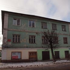 Жилой дом с торговым нижним этажем (Алексин)