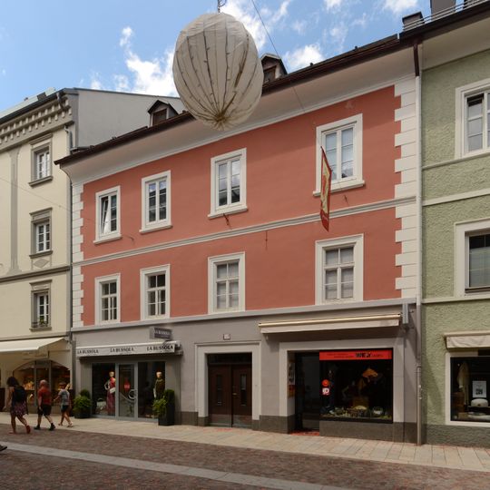 Geschäfts- und Wohngebäude Rosengasse 4