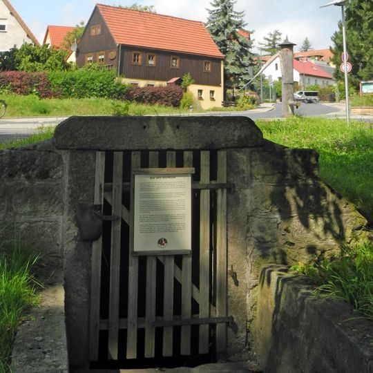 Wasserpumpe und Brunnenhaus Pappritz