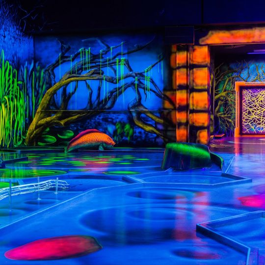 Schwarzlicht Semester Minigolf