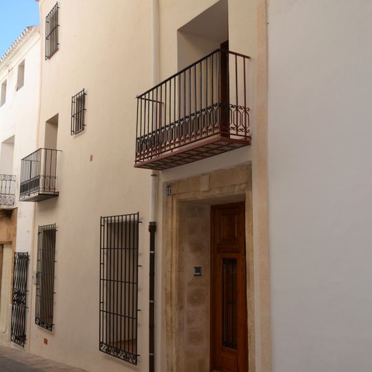 Edificio en la Calle Hostal, 11