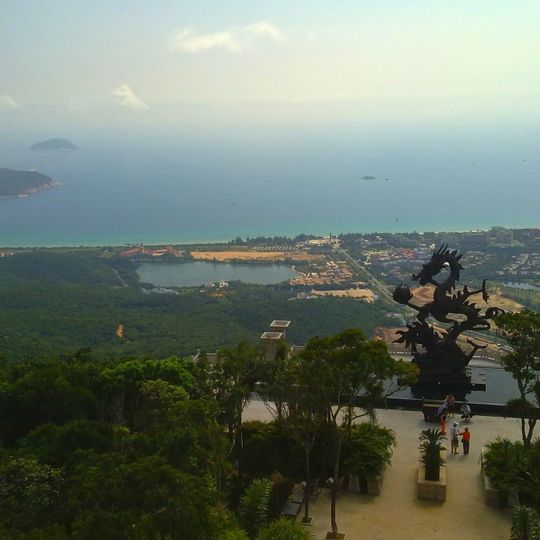Yalong Bay