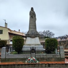 War memorial, statue