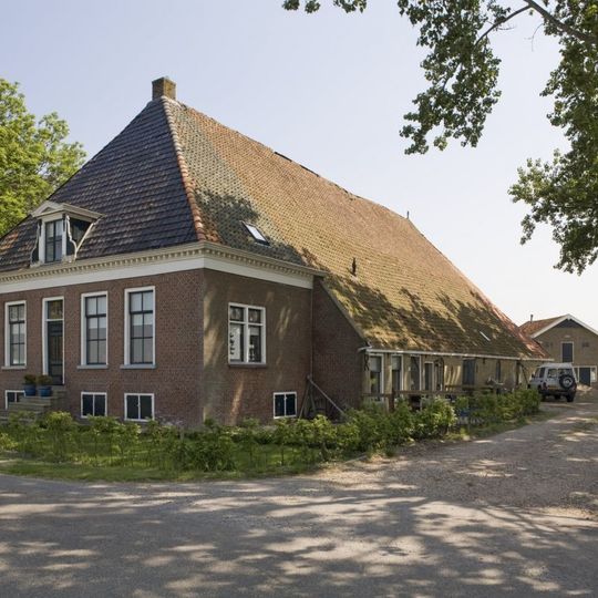 Ryksstrjitwei 15, Menaam