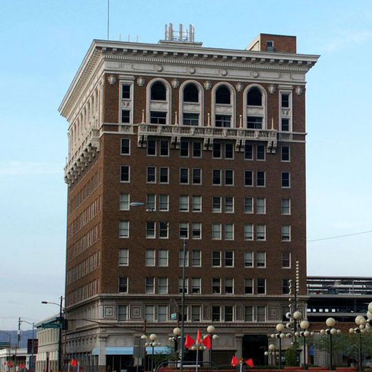Luhrs Building