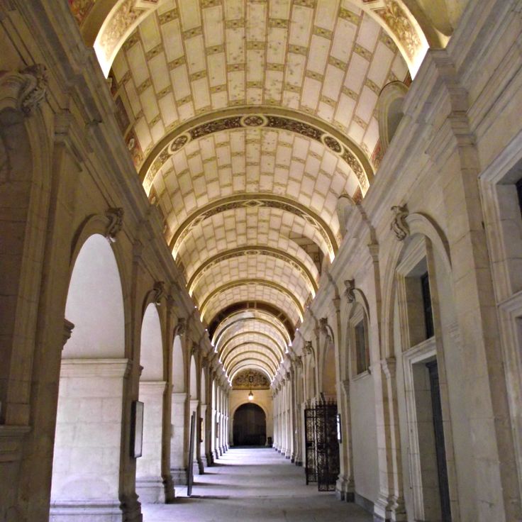 Palais Saint-Pierre