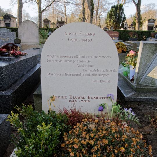 Grave of Éluard
