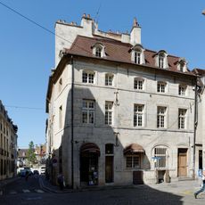 Immeuble, 26 rue de la Chouette, Rue de la Préfecture, angle de la place Notre-Dame