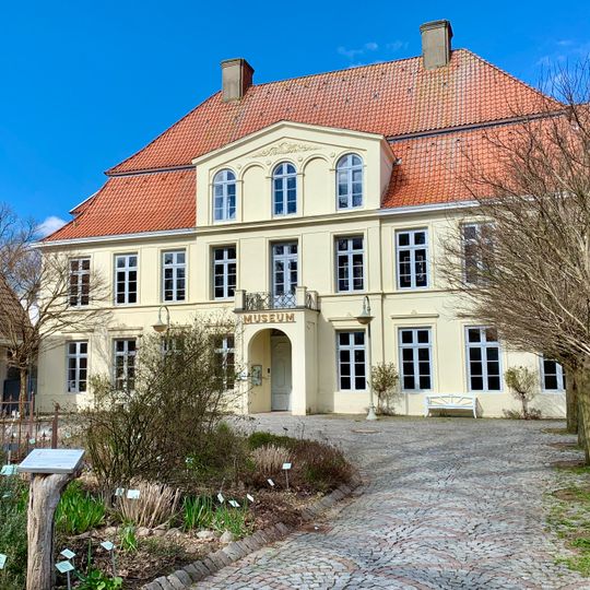 Museum des Kreises Plön mit norddeutscher Glassammlung