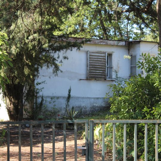 Maison en bois à portique, 3 rue de la Colline