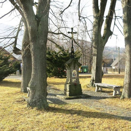 Kříž na rozcestí ve Ferdinandově