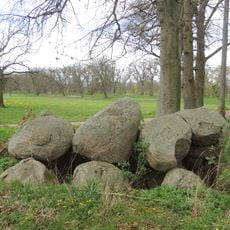 Großsteingrab Basedow 1