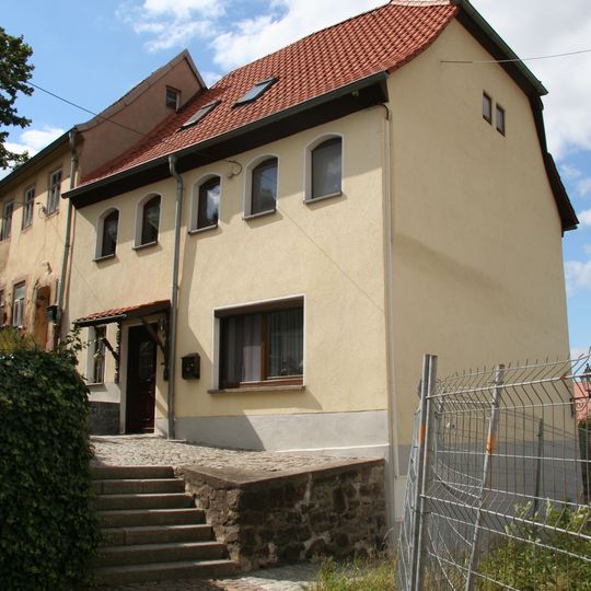 Wohnhaus in halboffener Bebauung