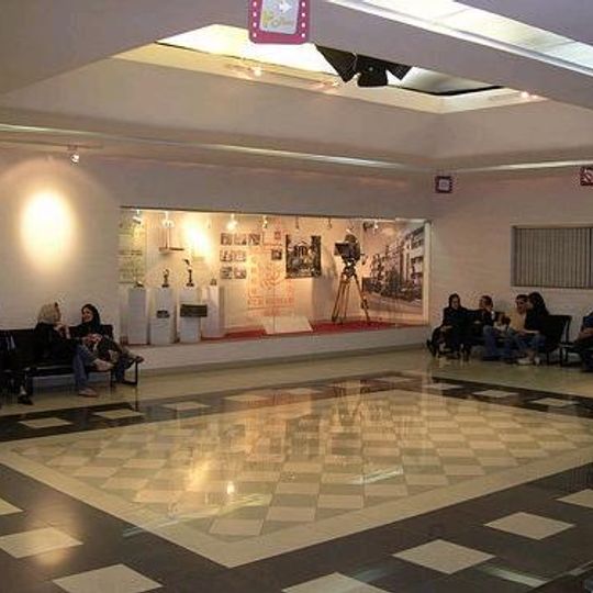 Farhang Cinema
