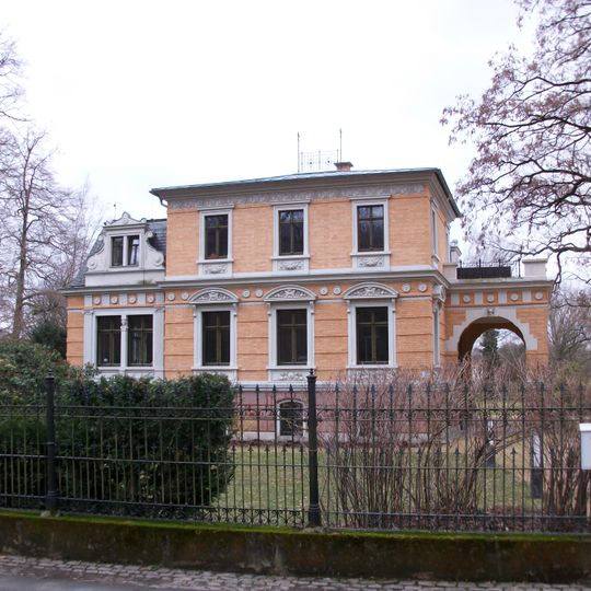 Villa mit Garten und Einfriedung Mittelstadt 8