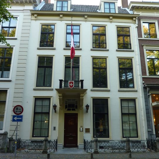 Lange Voorhout 42, The Hague