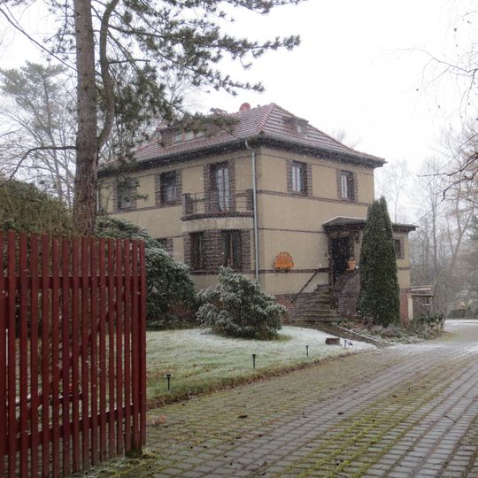 Villa mit Garten Rottluffer Straße 62