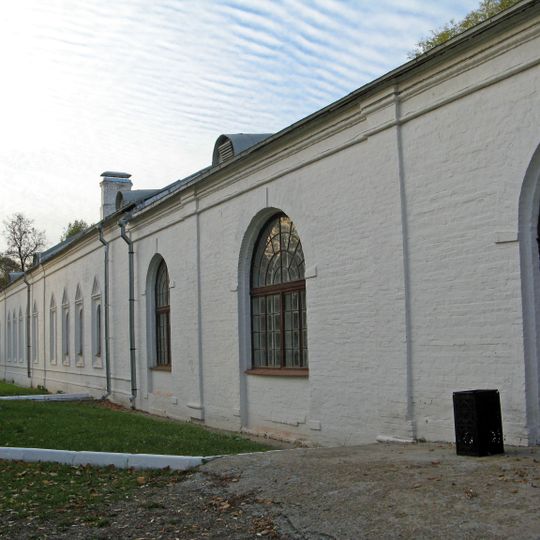 Служебный корпус у Задних ворот — каретный сарай