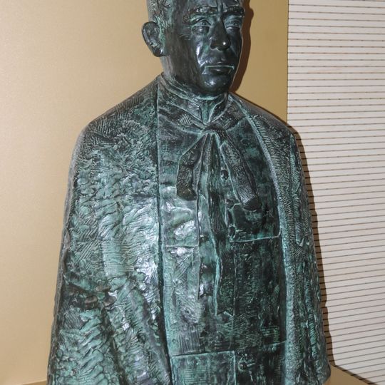 Bust of Elísio Fernandes de Araújo