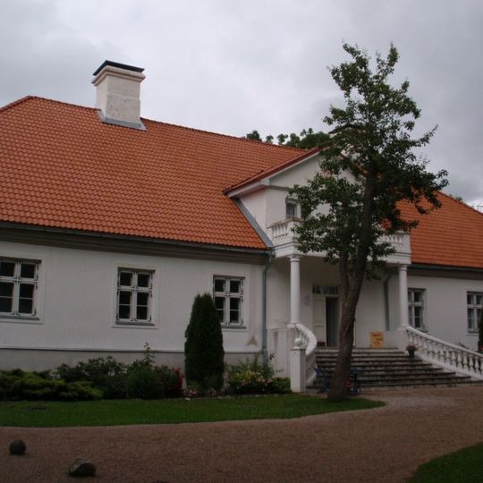 Saare Manor