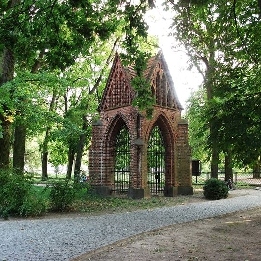 Dzwonnica kościoła św. Katarzyny w Choryni