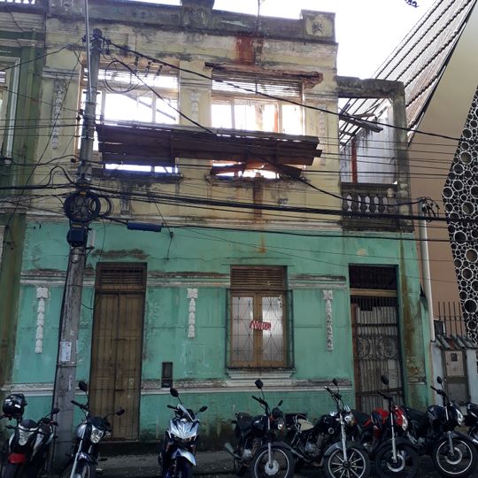 Imóvel à Rua Sá Oliveira, Nº 190