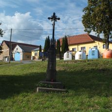 Kříž na návsi