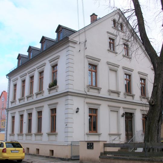 Mietshaus in halboffener Bebauung Dorotheenstraße 4b