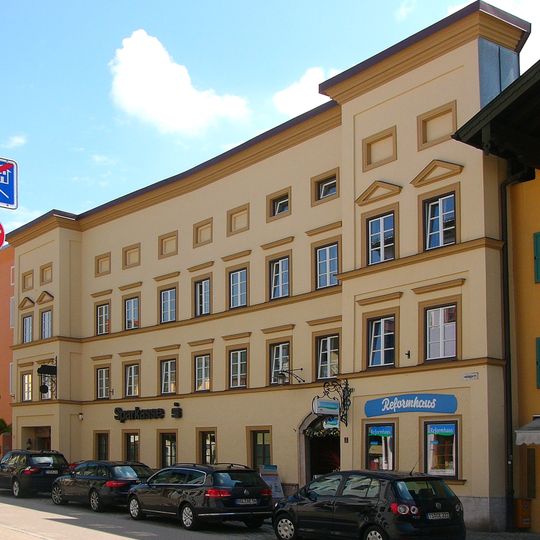 Salzburger Straße 2, 4