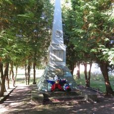 Обелиск рабочим и служащим фетровой фабрики, павшим в годы Великой Отечественной войны (Новозавидовский)