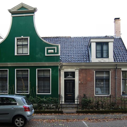 Huis in l-vorm