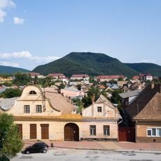 Meštiansky dom s mur. bránou