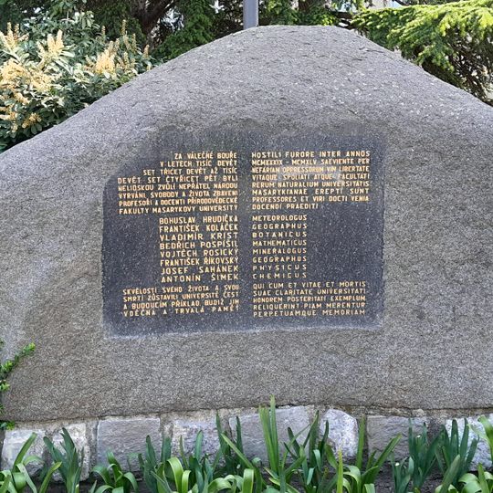 Pomník obětem 2. světové války z řad pracovníků Přírodovědecké fakulty v Brně