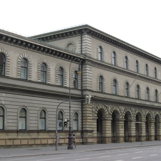 Ehem. Kriegsministerium, jetzt Staatsarchiv München