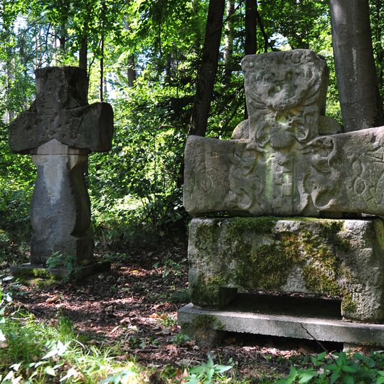 Zwei Steinkreuze