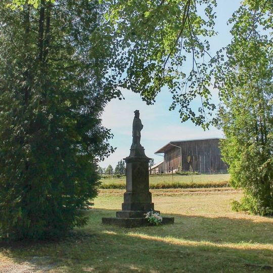 Socha svatého Jana Nepomuckého v Drozdově u hřbitova