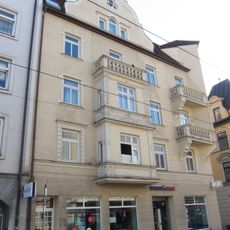 Wohn- und Geschäftshaus