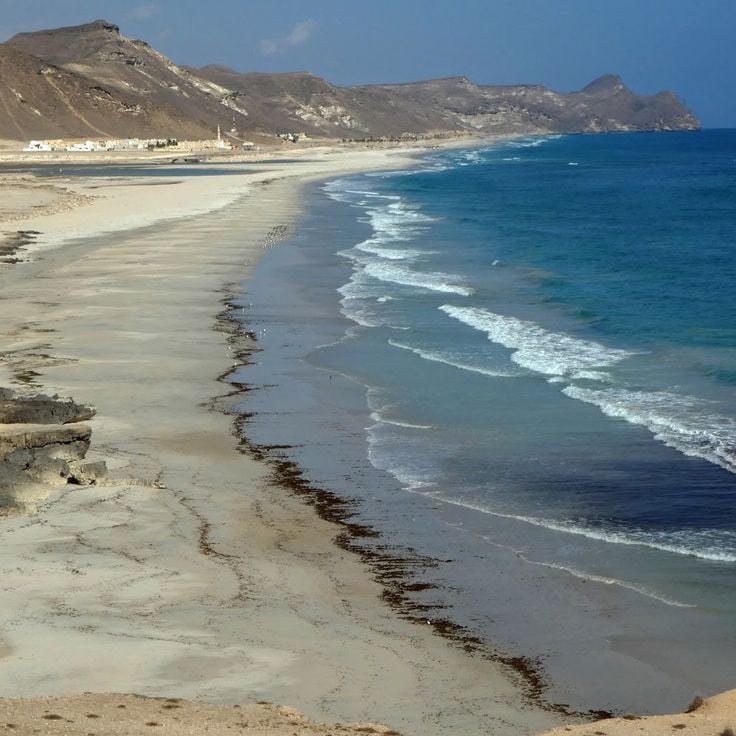 Al Mughsayl Beach