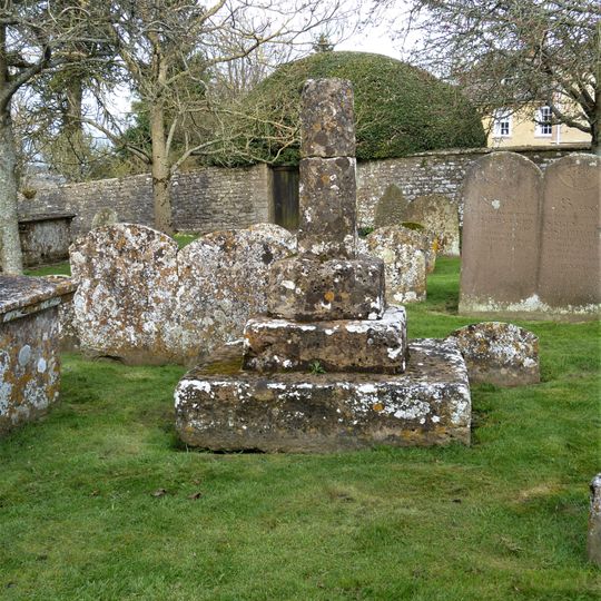 Cross in the churchyard of St John the Baptist and St Helen