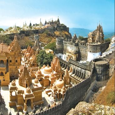 Tourist sites in Gujarat, India: historic monuments, old temples, natural parks