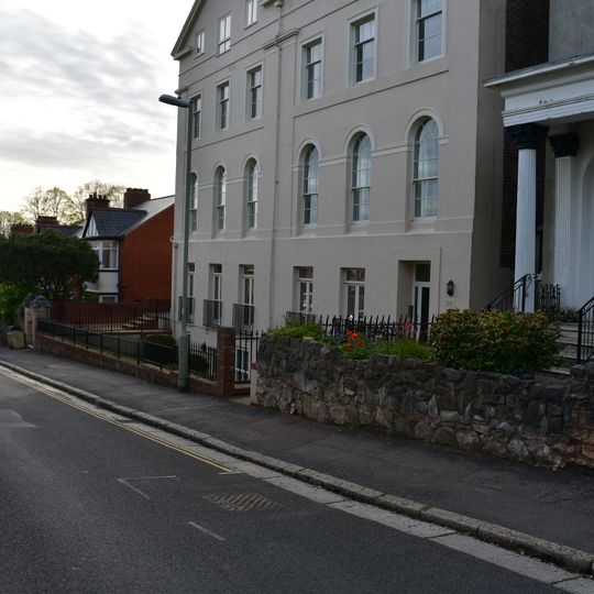 13 & 14 , Clifton Hill