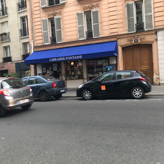Fontaine Auteuil Bookstore