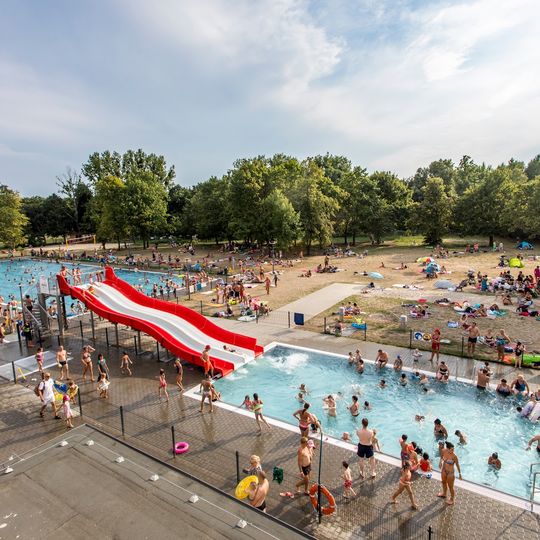 Pływalnia Letnia w Parku Kasprowicza